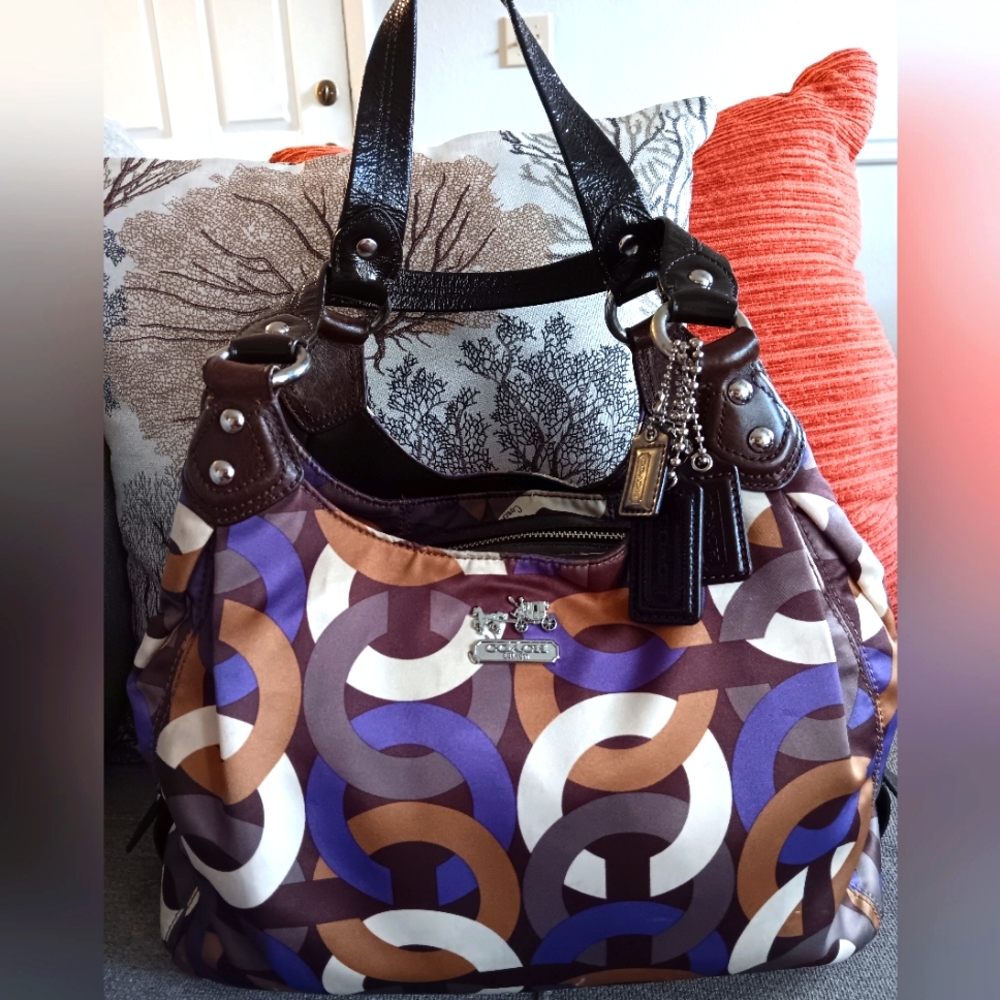 Coach Maggie Signature Op Art Hobo Bag